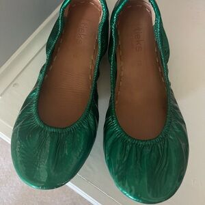 Tieks Shiny Emerald Green Flats